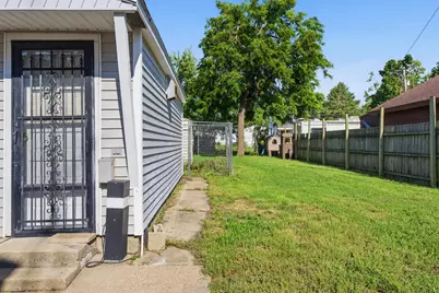 1215 Colton Avenue, Bloomington, IL 61701 - Photo 39