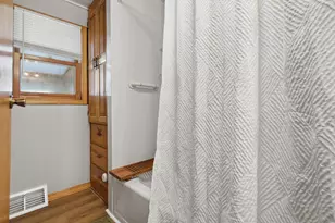 1215 Colton Ave, Bloomington, IL 61701 - Photo 19