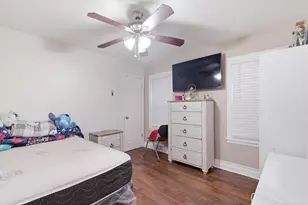 4041 W 56th St, Chicago, IL 60629 - Photo 11