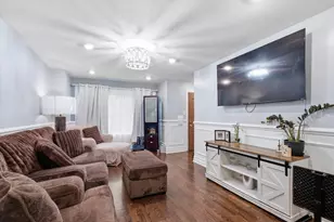 4041 W 56th St, Chicago, IL 60629 - Photo 7
