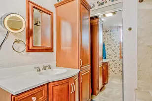 559 W Surf St, Chicago, IL 60657 - Photo 19