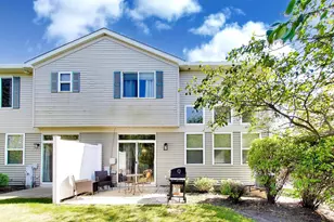 8505 Foxborough Way, Joliet, IL 60431 - Photo 3