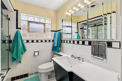 7005 W 63rd Place, Chicago, IL 60638 - Photo 11