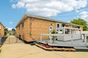 7005 W 63rd Pl, Chicago, IL 60638 - Photo 33