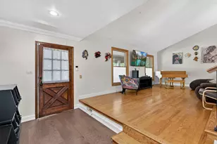 712 Pawnee Ln, Naperville, IL 60563 - Photo 3