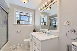 11246 S Whipple St, Chicago, IL 60655 - Photo 5