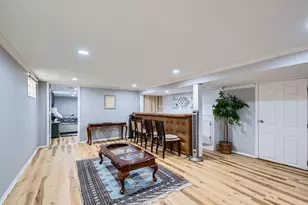 11246 S Whipple St, Chicago, IL 60655 - Photo 9