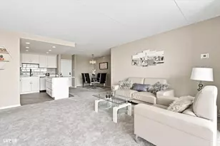 2005 S Finley Rd, Lombard, IL 60148 - Photo 9