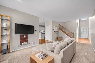 1248 Bradley Cir, Elgin, IL 60120 - Photo 5