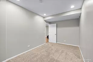 1248 Bradley Cir, Elgin, IL 60120 - Photo 35