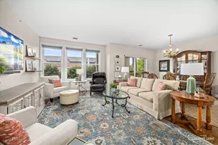 267 E Railroad Ave, Bartlett, IL 60103 - Photo 5