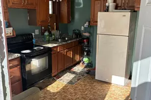 303 W Spring St, Freeport, IL 61032 - Photo 3