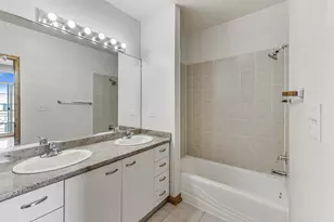 2032 W Division St, Chicago, IL 60622 - Photo 11