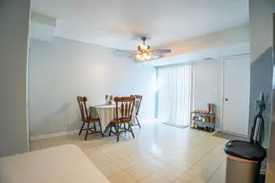 233 W Washington St, Oswego, IL 60543 - Photo 5