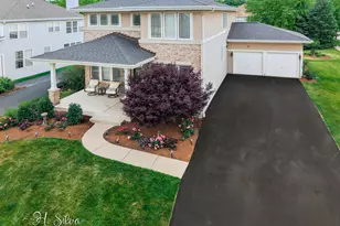 1410 Grand Pointe Blvd, West Dundee, IL 60118 - Photo 3