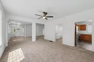 408 N State St, Gibson City, IL 60936 - Photo 7