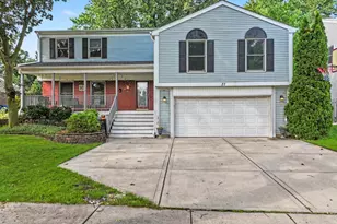 37 Yardley Ln, Schaumburg, IL 60194 - Photo 1