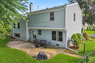 37 Yardley Ln, Schaumburg, IL 60194 - Photo 37