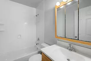 37 Yardley Ln, Schaumburg, IL 60194 - Photo 17