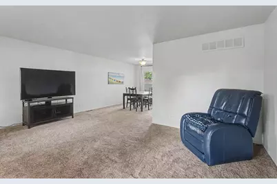 37 Yardley Lane, Schaumburg, IL 60194 - Photo 5