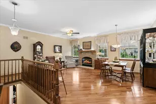 2058 Carillon Dr, Grayslake, IL 60030 - Photo 3