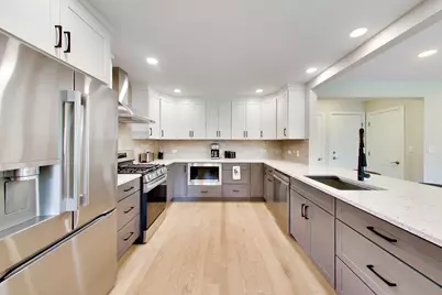 301 Lance Drive, Des Plaines, IL 60016 - Photo 7