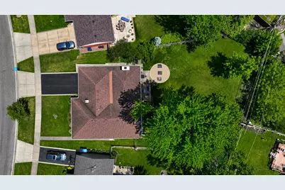 301 Lance Drive, Des Plaines, IL 60016 - Photo 3