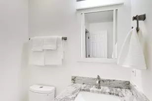 621 Citadel Dr, Westmont, IL 60559 - Photo 21