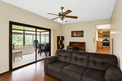 982 Valleyview Drive, Bartlett, IL 60103 - Photo 7