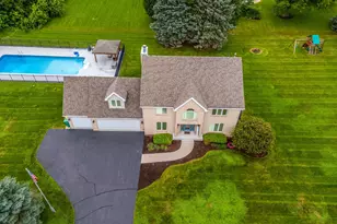 892 Tuneberg Dr, Belvidere, IL 61008 - Photo 3