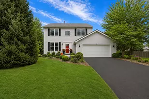 93 Old Farm Ct, Lindenhurst, IL 60046 - Photo 1