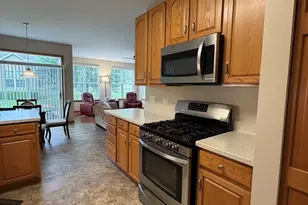 21226 Lily Lake Ln, Crest Hill, IL 60403 - Photo 9