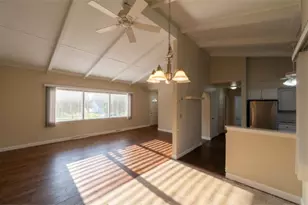 928 Woodland Dr, Rockford, IL 61108 - Photo 5