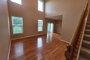 978 Oak Ridge Blvd, Elgin, IL 60120 - Photo 3