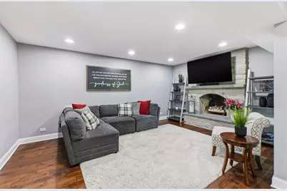 1492 Circle Court, Elk Grove Village, IL 60007 - Photo 5