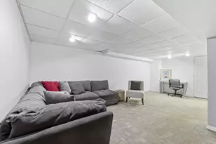 1492 Circle Ct, Elk Grove Village, IL 60007 - Photo 25
