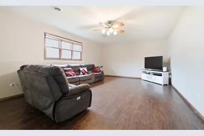 1375 E Cap Circle, Bourbonnais, IL 60914 - Photo 13