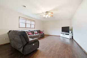 1375 E Cap Cir, Bourbonnais, IL 60914 - Photo 13