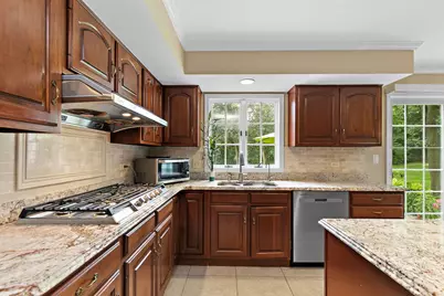 2701 Crystal Way, Crystal Lake, IL 60012 - Photo 11
