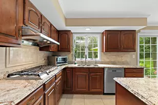 2701 Crystal Way, Crystal Lake, IL 60012 - Photo 11