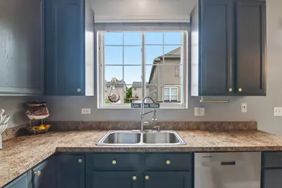 105 Station Park Circle, Grayslake, IL 60030 - Photo 9