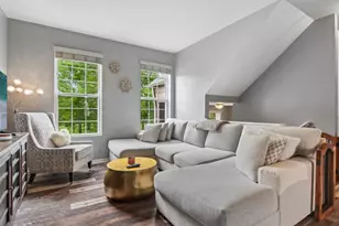 105 Station Park Cir, Grayslake, IL 60030 - Photo 5