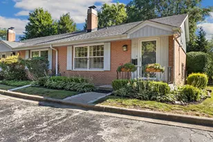 12 Robin Hood Ln, Northfield, IL 60093 - Photo 1