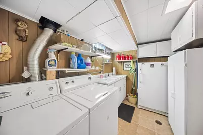 8231 W Berwyn Avenue, Chicago, IL 60656 - Photo 25