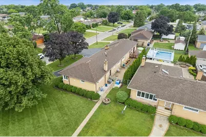 8231 W Berwyn Avenue, Chicago, IL 60656 - Photo 29