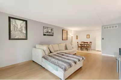 512 Redondo Drive #110, Downers Grove, IL 60516 - Photo 5
