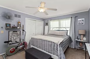 228 N Walnut Ln, Schaumburg, IL 60194 - Photo 13
