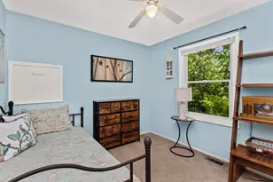 228 N Walnut Ln, Schaumburg, IL 60194 - Photo 15