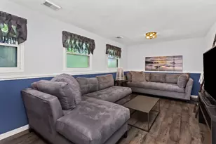 228 N Walnut Ln, Schaumburg, IL 60194 - Photo 17