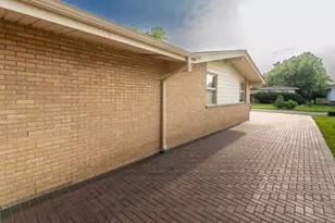 5639 N Manor Ln, Norwood Park, IL 60631 - Photo 25